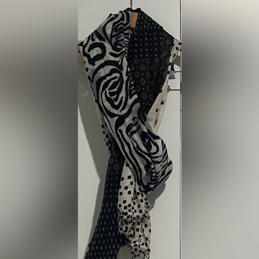 Wool Scarf With Patterns